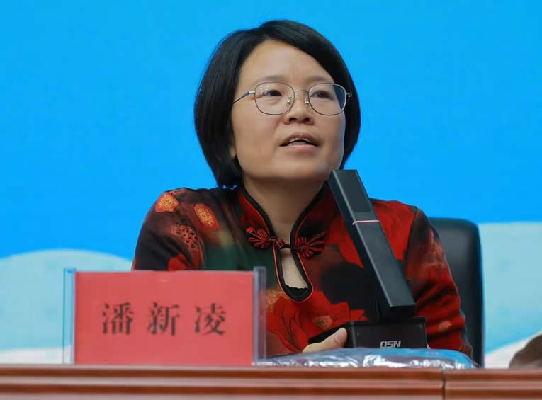 河南家长警惕！青少年抑郁不是“玻璃心”，潘新凌教你识别早期信号